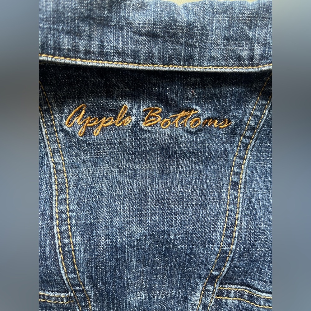 VINTAGE APPLE BOTTOMS JEAN JACKET